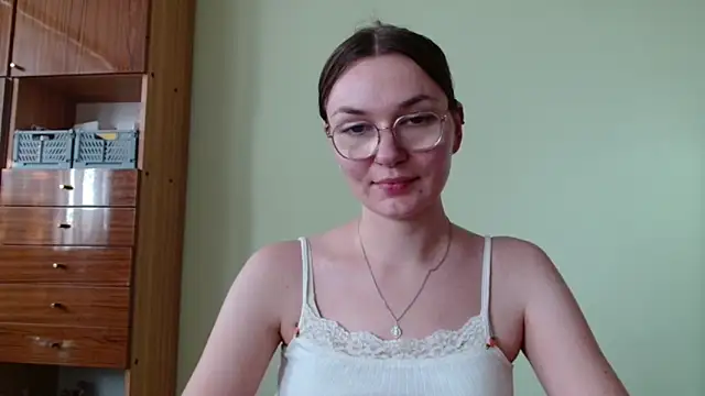 LooveELLYx online show from 10, 9, 2025