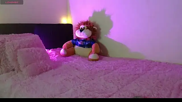 MichellMoon1 online show from 15, 10, 2025