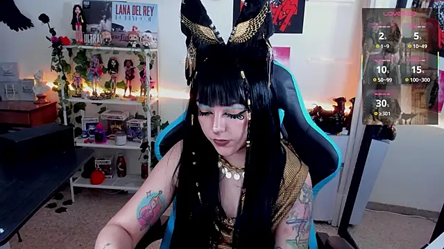 Makii 33 online show from 15, 10, 2025