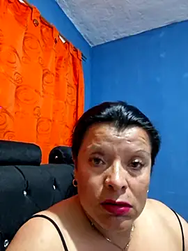 Snapshot of Hanna_Kieran chatting on 4, 12, 2025 Hanna Kieran online show from 4, 12, 2025