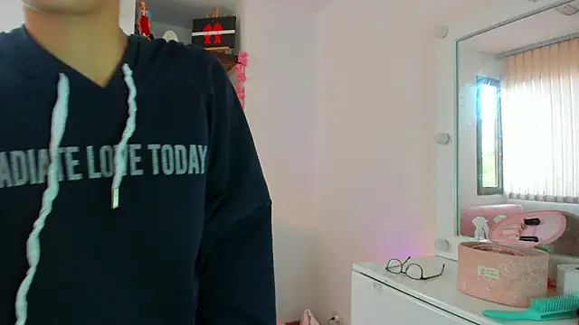 Snapshot of Danesacronin chatting on 5, 11, 2025 Danesacronin online show from 5, 11, 2025