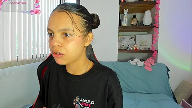 Snapshot of Danesacronin chatting on 7, 11, 2025 Danesacronin online show from 7, 11, 2025