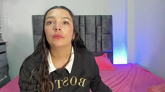 Esmeraldaa- online show from 15, 3, 2026