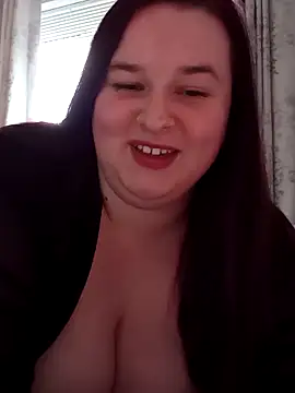Snapshot of Curvaceouscarla chatting on 4, 11, 2025 Curvaceouscarla online show from 4, 11, 2025