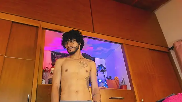 Snapshot of emmmalym chatting on 18, 9, 2025 emmmalym online show from 18, 9, 2025