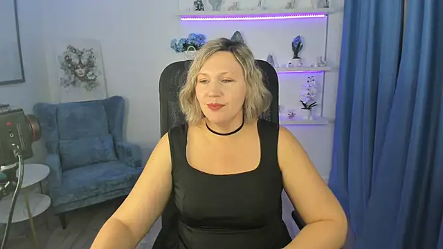 Snapshot of NinaStarle chatting on 6, 11, 2025 NinaStarle online show from 6, 11, 2025