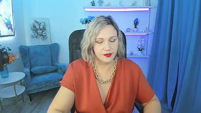 Snapshot of NinaStarle chatting on 8, 11, 2025 NinaStarle online show from 8, 11, 2025