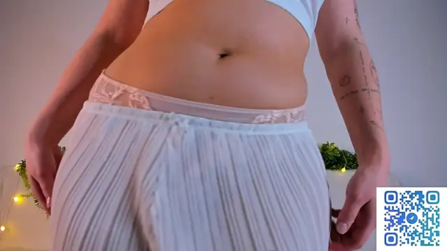 Snapshot of girlllsooft chatting on 22, 10, 2025 girlllsooft online show from 22, 10, 2025