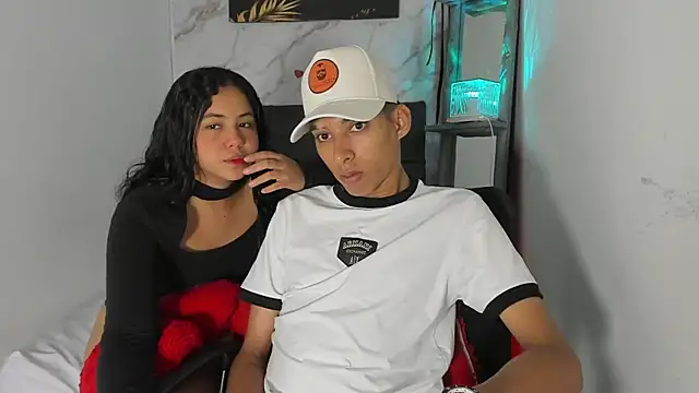 Snapshot of afrodita_n_ares chatting on 29, 11, 2025 afrodita n ares online show from 29, 11, 2025