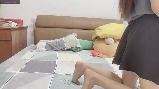 Snapshot of Yin-LL chatting on 18, 10, 2025 Yin-LL online show from 18, 10, 2025