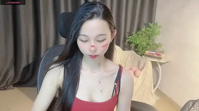 Snapshot of Yin-LL chatting on 31, 10, 2025 Yin-LL online show from 31, 10, 2025