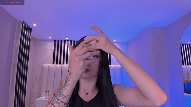 IsabellaMoreau online show from 31, 10, 2025