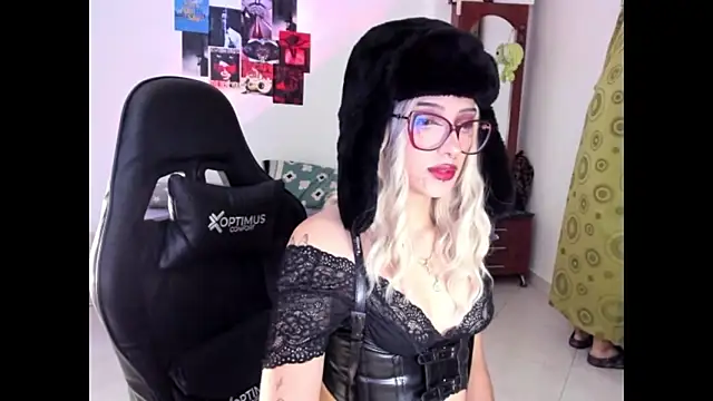 Snapshot of Oliver_and_kalypso chatting on 25, 10, 2025 Oliver and kalypso online show from 25, 10, 2025