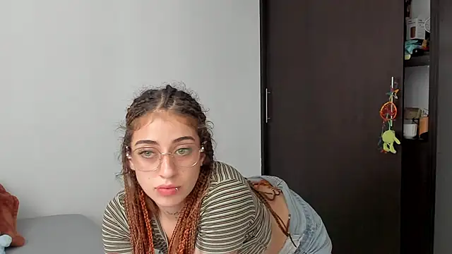 Snapshot of star_shooting8 chatting on 10, 9, 2025 star shooting8 online show from 10, 9, 2025