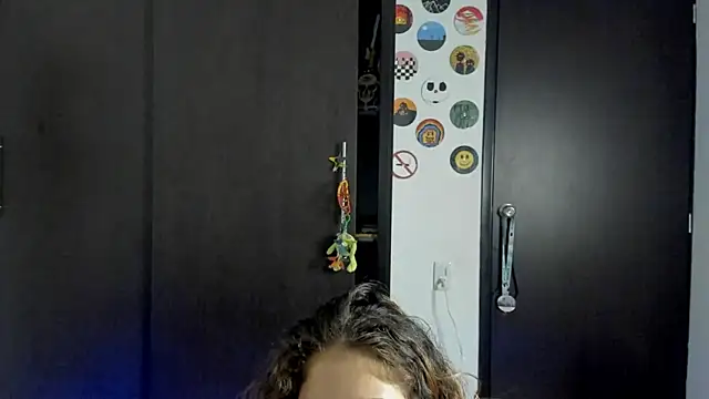 Snapshot of star_shooting8 chatting on 18, 10, 2025 star shooting8 online show from 18, 10, 2025