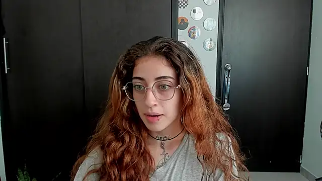 Snapshot of star_shooting8 chatting on 22, 10, 2025 star shooting8 online show from 22, 10, 2025