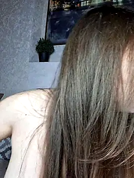 Olivia OliV online show from 18, 11, 2025