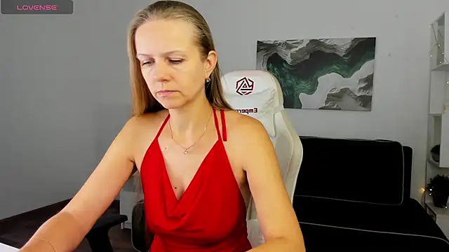 Eliza Wilsoon online show from 9, 10, 2025