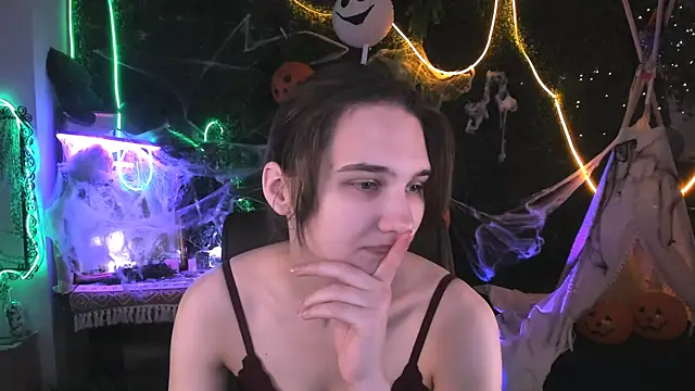 TessaMill online show from 27, 10, 2025