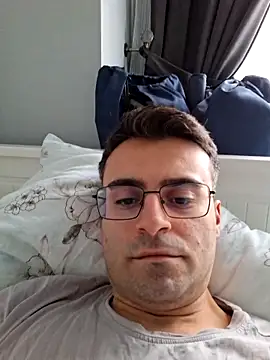 Obstacless online show from 4, 2, 2026