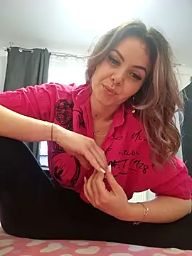 Snapshot of SeductiveMom chatting on 19, 3, 2025 SeductiveMom online show from 19, 3, 2025