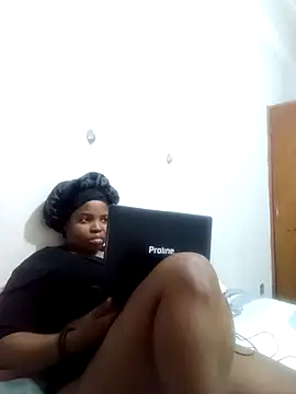 ShySexyBaddiexx online show from 23, 10, 2025