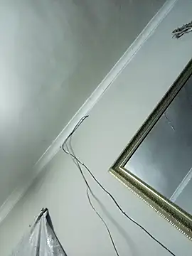 ShySexyBaddiexx online show from 24, 10, 2025