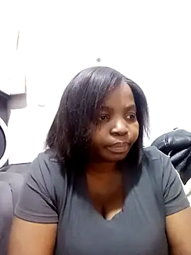 ShySexyBaddiexx online show from 25, 11, 2025