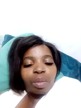 ShySexyBaddiexx online show from 26, 11, 2025