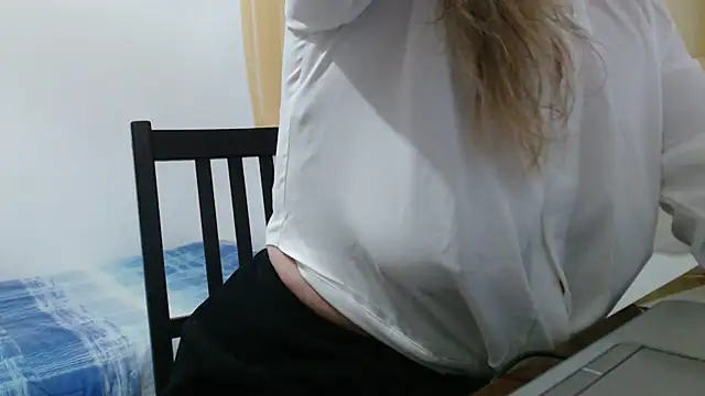 SerenaMilf online show from 25, 3, 2026