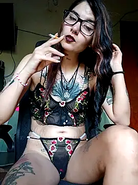 Snapshot of Darkw1tch chatting on 2, 11, 2025 Darkw1tch online show from 2, 11, 2025