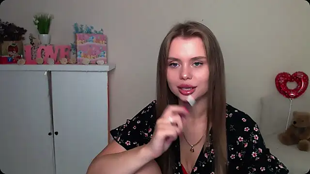 Snapshot of OceanicDawn chatting on 9, 9, 2025 OceanicDawn online show from 9, 9, 2025