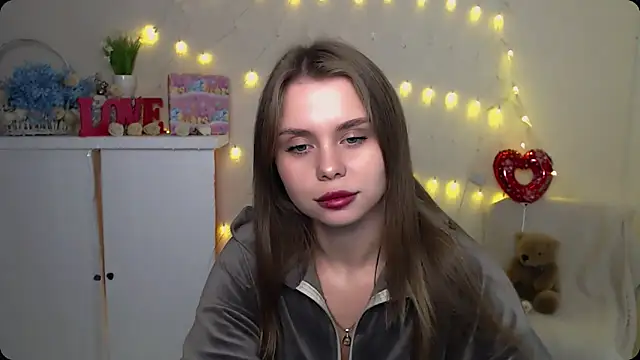 Snapshot of OceanicDawn chatting on 6, 10, 2025 OceanicDawn online show from 6, 10, 2025