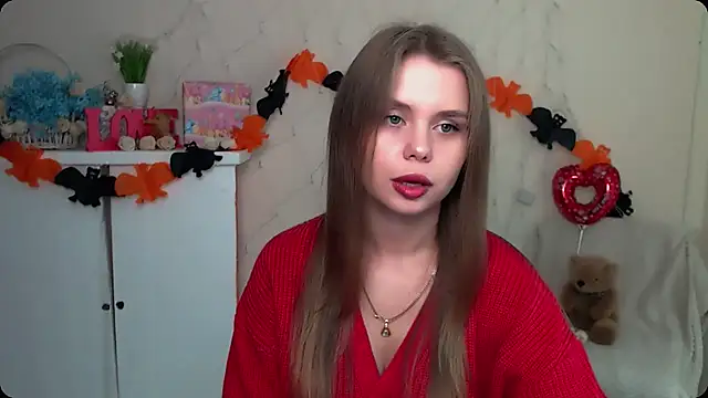 Snapshot of OceanicDawn chatting on 7, 10, 2025 OceanicDawn online show from 7, 10, 2025