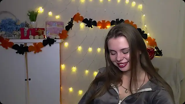 Snapshot of OceanicDawn chatting on 10, 10, 2025 OceanicDawn online show from 10, 10, 2025