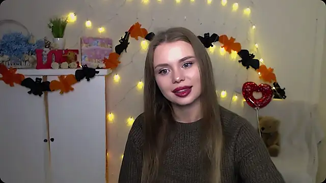 Snapshot of OceanicDawn chatting on 11, 10, 2025 OceanicDawn online show from 11, 10, 2025