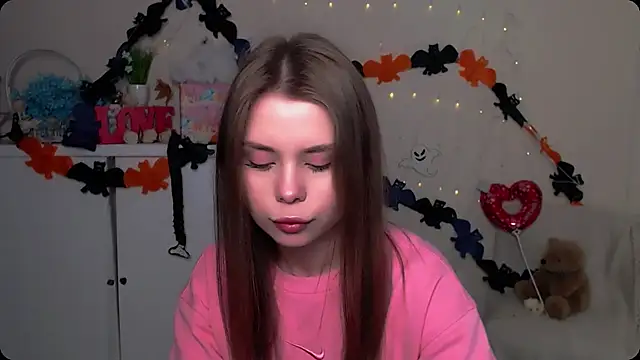 Snapshot of OceanicDawn chatting on 31, 10, 2025 OceanicDawn online show from 31, 10, 2025