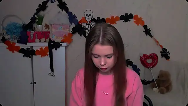 Snapshot of OceanicDawn chatting on 5, 11, 2025 OceanicDawn online show from 5, 11, 2025