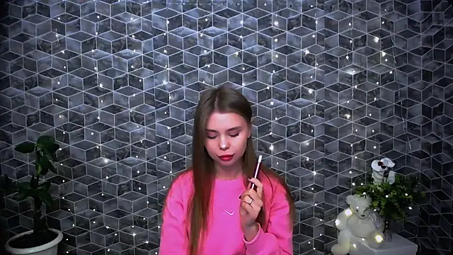 Snapshot of OceanicDawn chatting on 7, 11, 2025 OceanicDawn online show from 7, 11, 2025