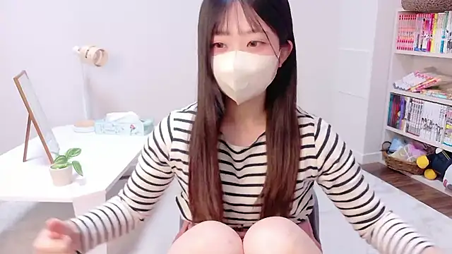 Snapshot of OSUSHI-CHAN chatting on 15, 10, 2025 OSUSHI-CHAN online show from 15, 10, 2025