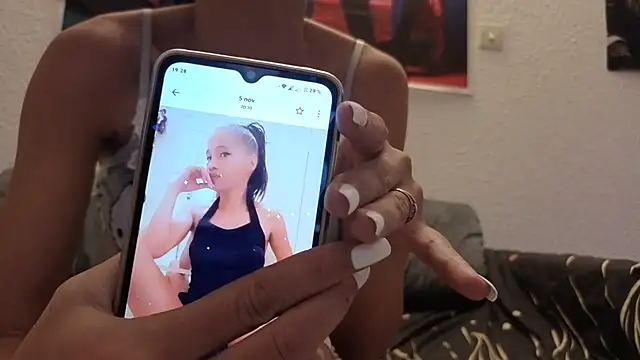 Snapshot of Oulola777 chatting on 10, 11, 2025 Oulola777 online show from 10, 11, 2025