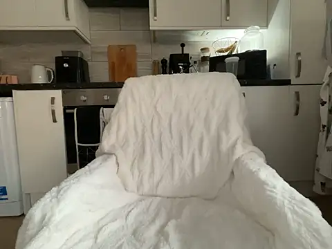 FrancescaXO online show from 4, 2, 2026