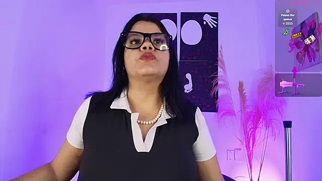 Iamlola  online show from 16, 10, 2025