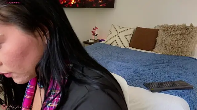 Snapshot of Evelyn__16 chatting on 29, 11, 2025 Evelyn 16 online show from 29, 11, 2025