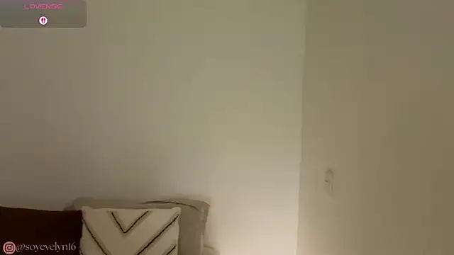 Snapshot of Evelyn__16 chatting on 2, 12, 2025 Evelyn 16 online show from 2, 12, 2025