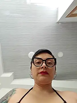 Daniela Leonn online show from 15, 10, 2025