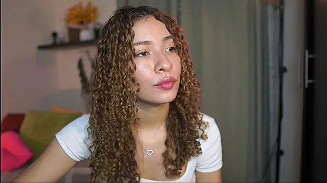 isabella-garcia- online show from 21, 10, 2025