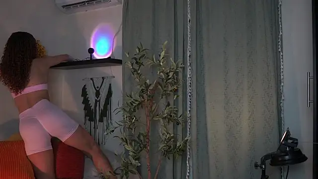 isabella-garcia- online show from 14, 11, 2025