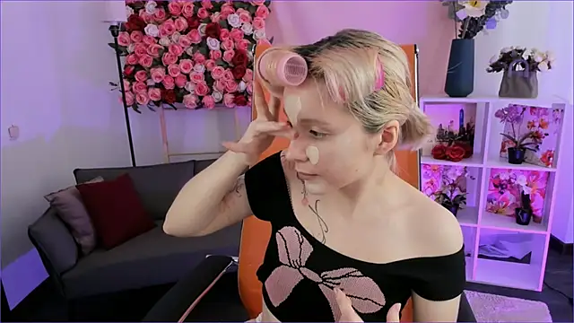 AuroraWrenfield online show from 12, 2, 2026