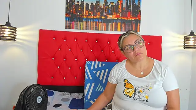 carolinacrus01 online show from 29, 10, 2025